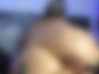 HornyLindzay's Live Sex Cam Show