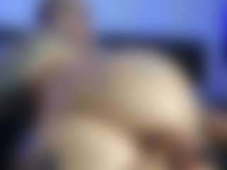 HornyLindzay's Live Sex Cam Show