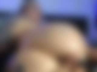 HornyLindzay's Live Sex Cam Show