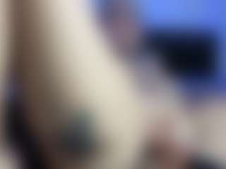HornyLindzay's Live Sex Cam Show