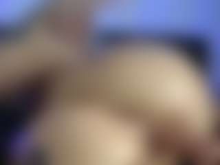 HornyLindzay's Live Sex Cam Show