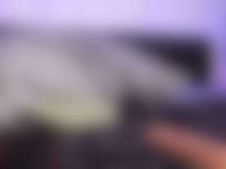 HornyLindzay's Live Sex Cam Show