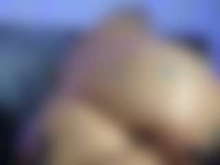 HornyLindzay's Live Sex Cam Show