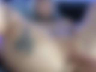 HornyLindzay's Live Sex Cam Show