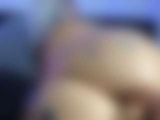 HornyLindzay's Live Sex Cam Show