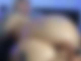 HornyLindzay's Live Sex Cam Show