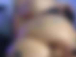 HornyLindzay's Live Sex Cam Show