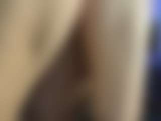 HornyLindzay's Live Sex Cam Show