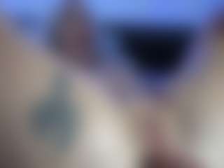 HornyLindzay's Live Sex Cam Show