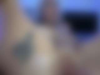 HornyLindzay's Live Sex Cam Show