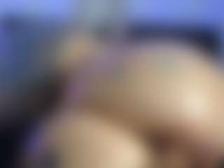 HornyLindzay's Live Sex Cam Show