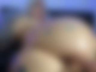HornyLindzay's Live Sex Cam Show