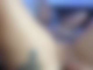 HornyLindzay's Live Sex Cam Show