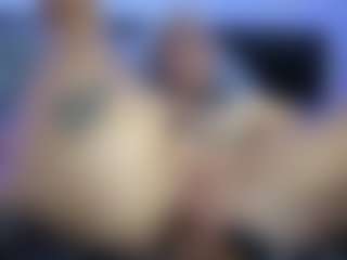 HornyLindzay's Live Sex Cam Show