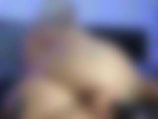 HornyLindzay's Live Sex Cam Show