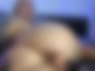 HornyLindzay's Live Sex Cam Show