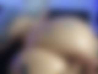 HornyLindzay's Live Sex Cam Show