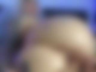HornyLindzay's Live Sex Cam Show