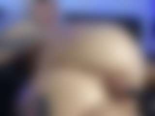 HornyLindzay's Live Sex Cam Show