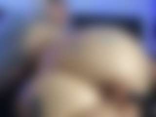 HornyLindzay's Live Sex Cam Show