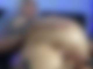 HornyLindzay's Live Sex Cam Show