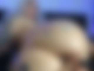 HornyLindzay's Live Sex Cam Show