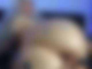 HornyLindzay's Live Sex Cam Show
