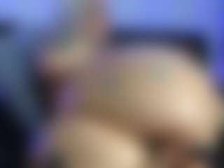 HornyLindzay's Live Sex Cam Show