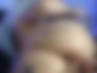 HornyLindzay's Live Sex Cam Show