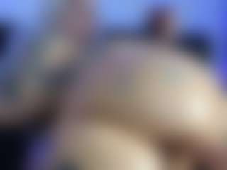 HornyLindzay's Live Sex Cam Show