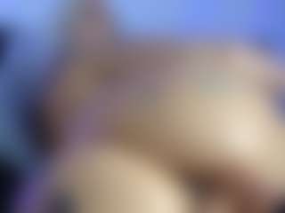 HornyLindzay's Live Sex Cam Show