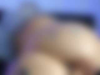HornyLindzay's Live Sex Cam Show
