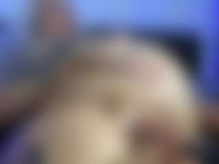 HornyLindzay's Live Sex Cam Show
