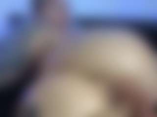 HornyLindzay's Live Sex Cam Show