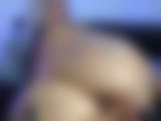 HornyLindzay's Live Sex Cam Show