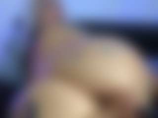 HornyLindzay's Live Sex Cam Show