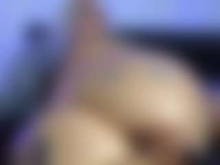 HornyLindzay's Live Sex Cam Show