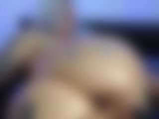 HornyLindzay's Live Sex Cam Show