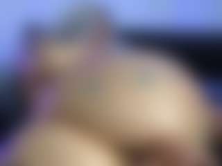 HornyLindzay's Live Sex Cam Show
