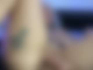 HornyLindzay's Live Sex Cam Show