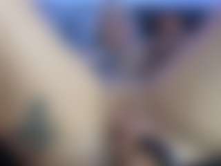 HornyLindzay's Live Sex Cam Show