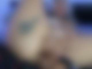 HornyLindzay's Live Sex Cam Show