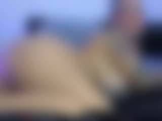 HornyLindzay's Live Sex Cam Show