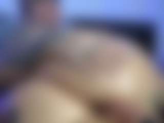 HornyLindzay's Live Sex Cam Show