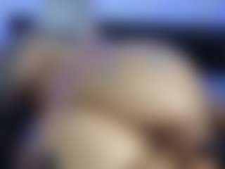 HornyLindzay's Live Sex Cam Show