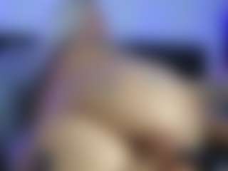 HornyLindzay's Live Sex Cam Show