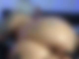 HornyLindzay's Live Sex Cam Show