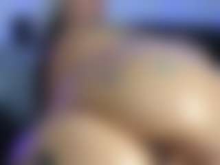 HornyLindzay's Live Sex Cam Show