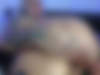 HornyLindzay's Live Sex Cam Show