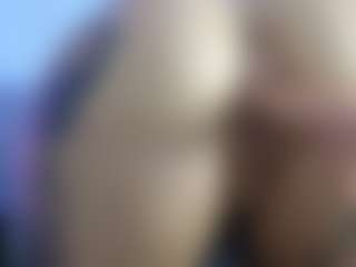 HornyLindzay's Live Sex Cam Show